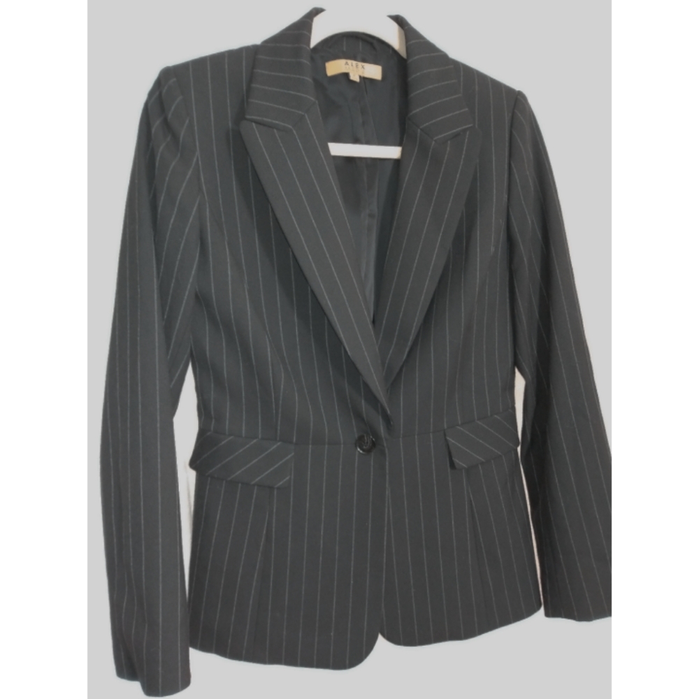 SALE 5 for $55 ALEX MARIE PINSTRIPED BLAZER - Picture 4 of 5